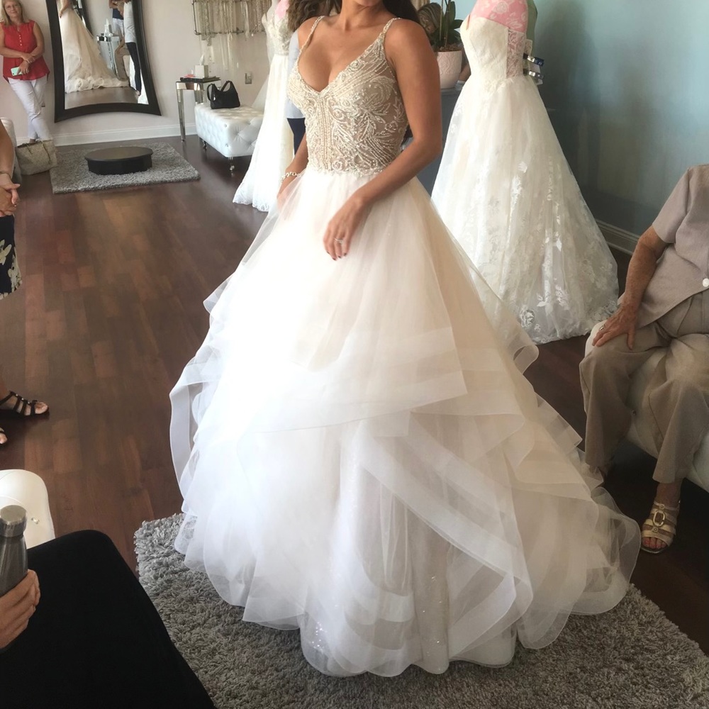 Never worn, Justin Alexander Wedding Dress